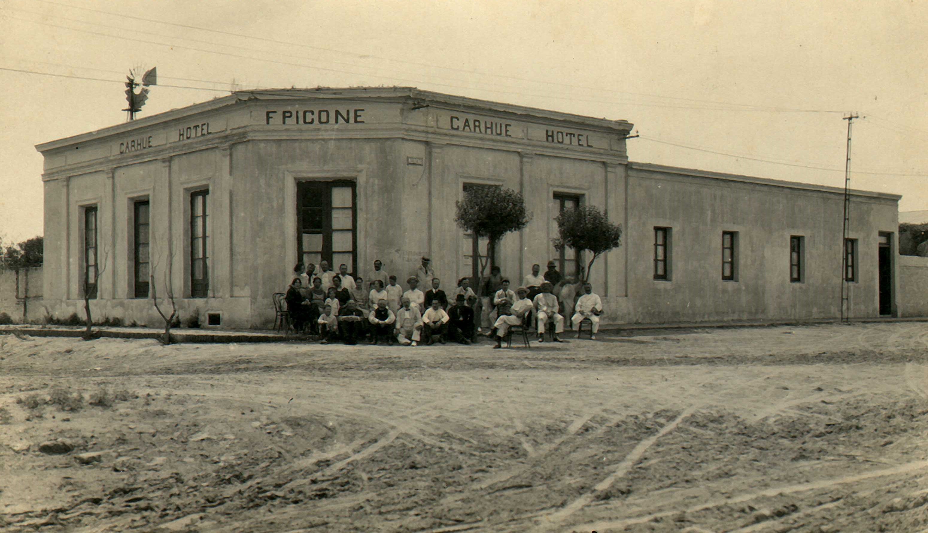 francisco picone hotel carhue  