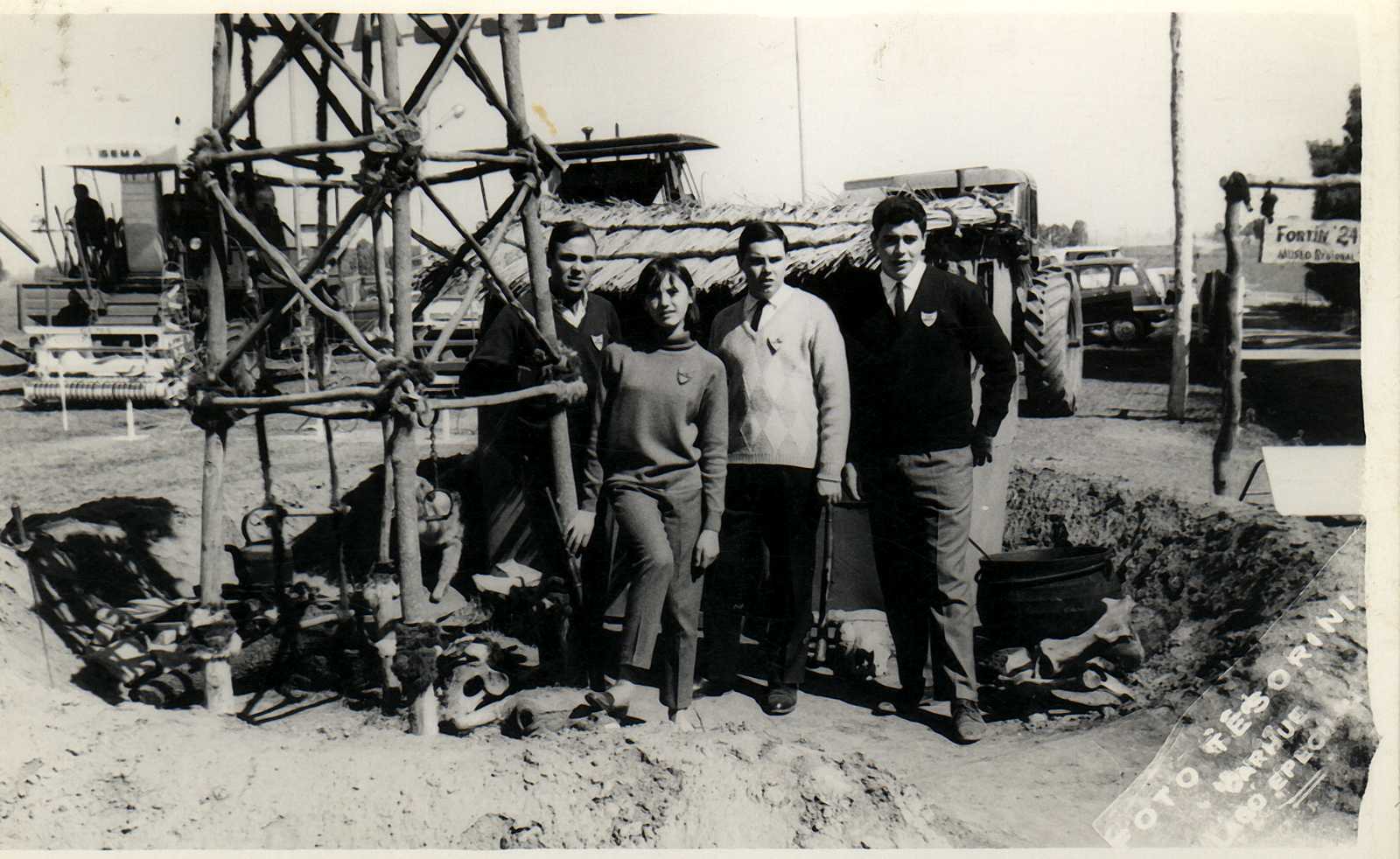 LOS CARAHUE GRUPO FOLKLORICO CARHUE