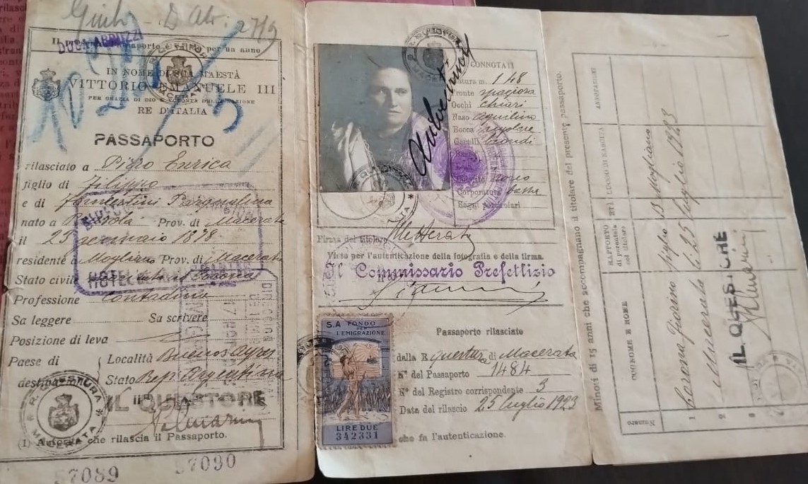 5. Pasaporte de inmigración de Enriqueta Piro - año 1923