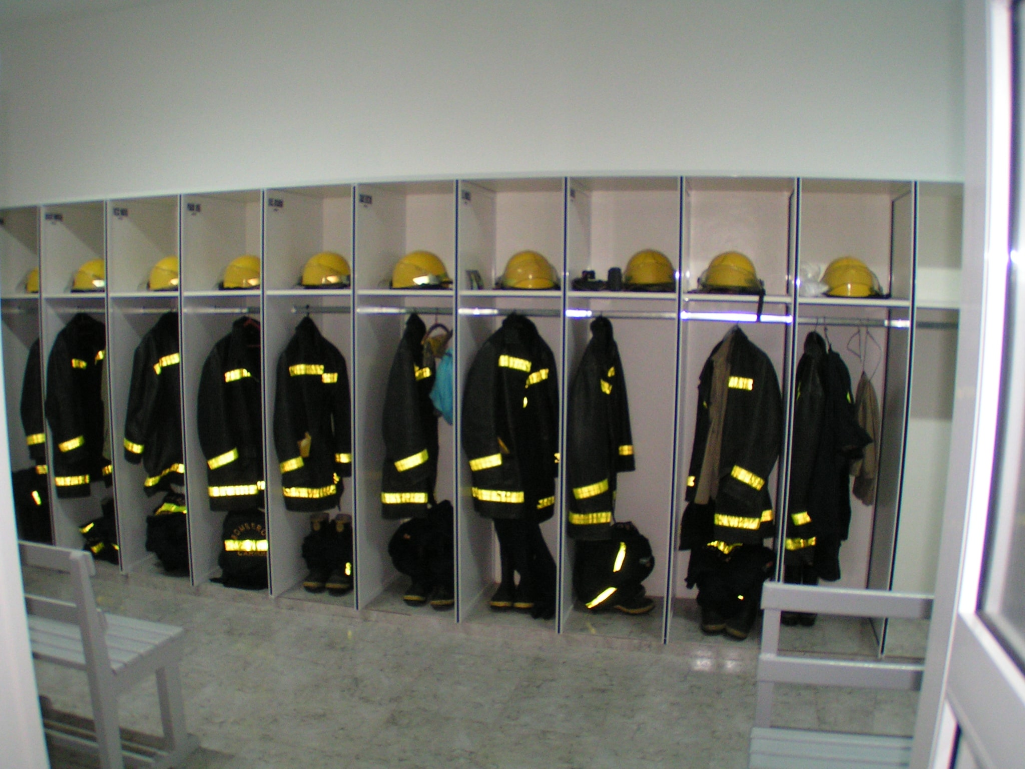 CUARTEL DE BOMBEROS CARHUE 2006