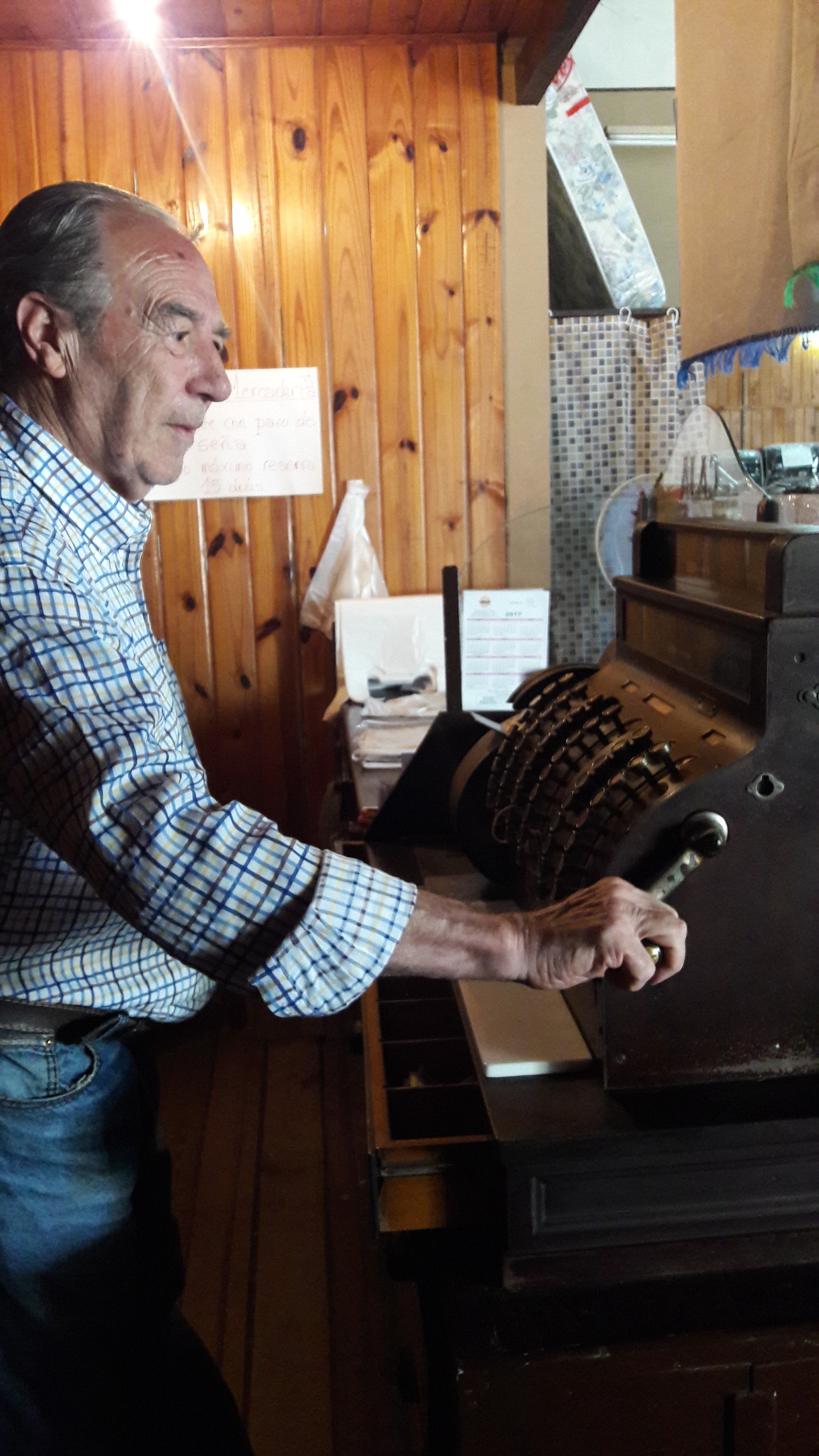 2016. CASA GALLI. CARLOS FAUSTINO SUAREZ CASA GALLI CARHUE TIENDA