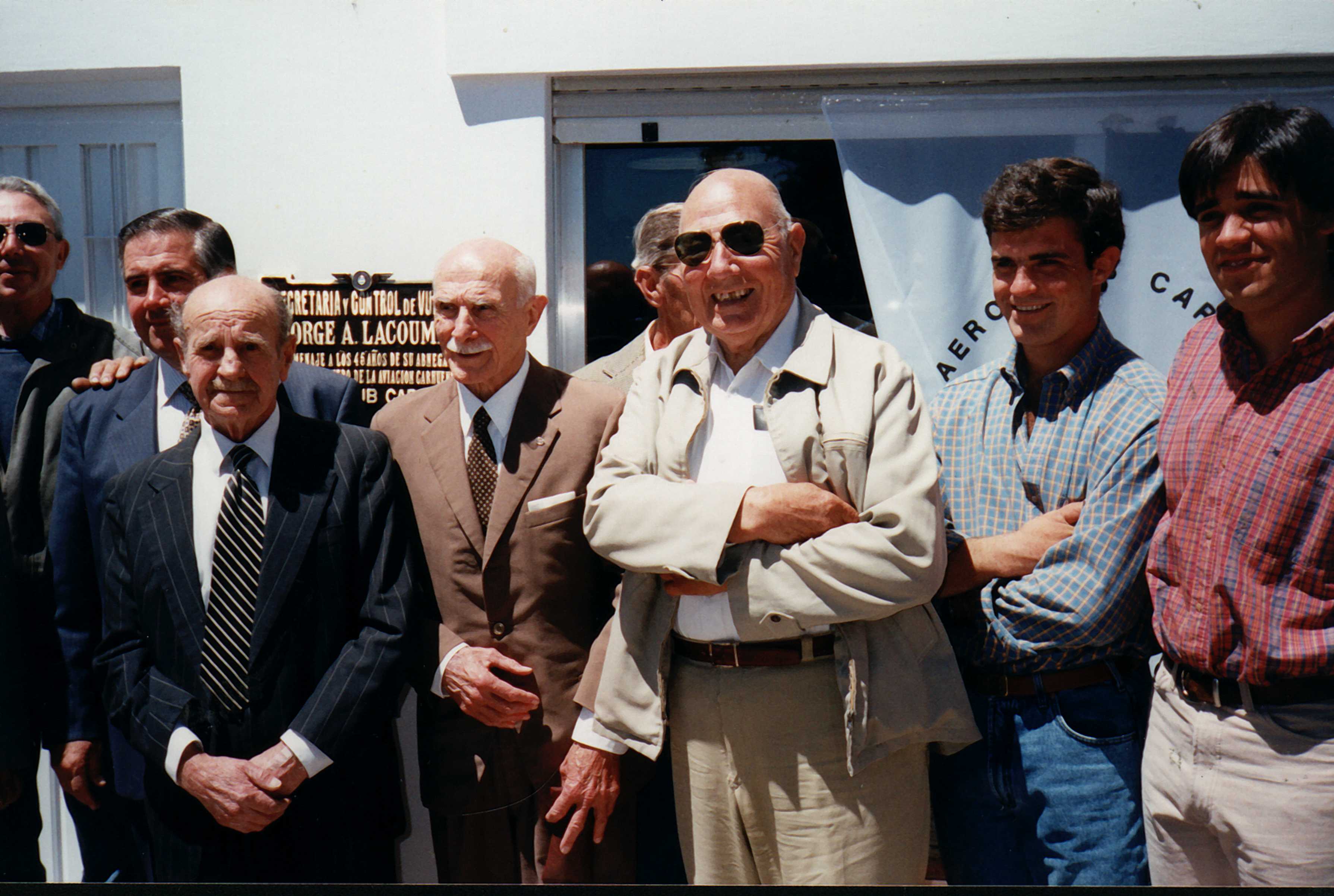 Homenaje en 1997 a Don Jorge Lacoume, Jefe del ACC desde su apertura. 