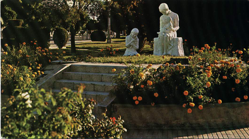 MONUMENTO MADRE CARHUE Ángel Muñiz Alique