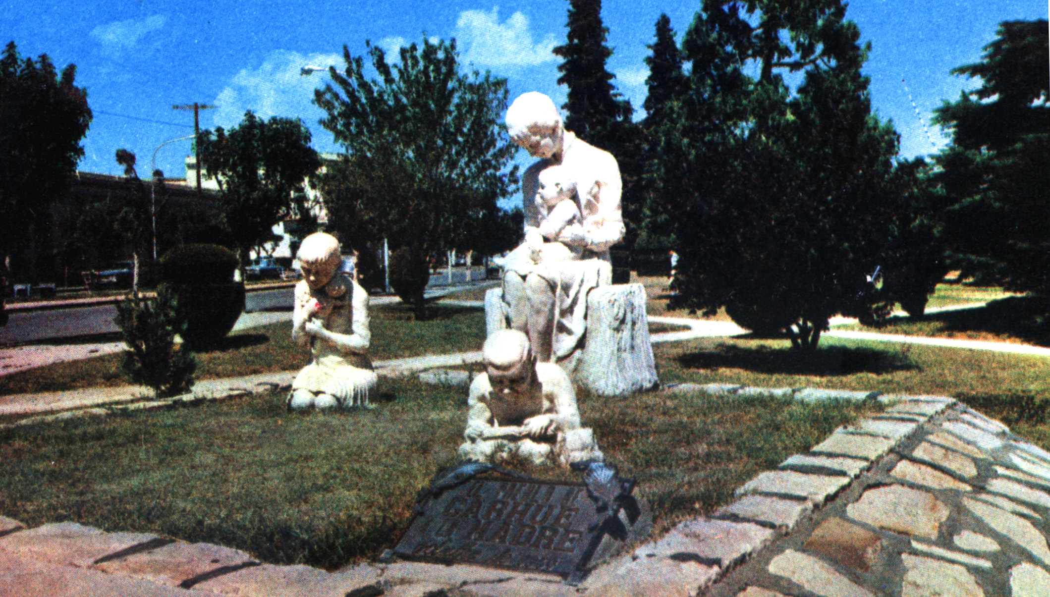 MONUMENTO MADRE CARHUE Ángel Muñiz Alique