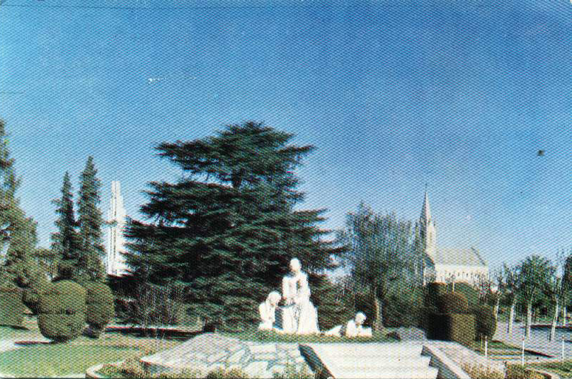 MONUMENTO MADRE CARHUE Ángel Muñiz Alique